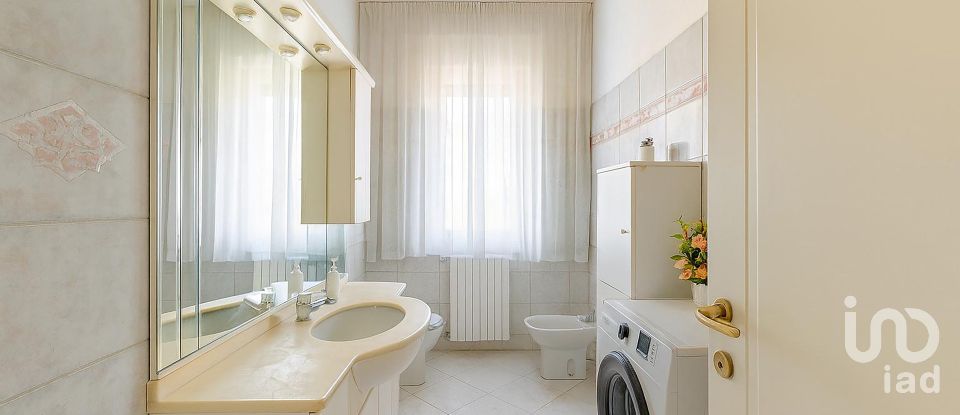 House boat 15 rooms of 258 m² in Roseto degli Abruzzi (64026)