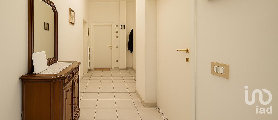 House boat 15 rooms of 258 m² in Roseto degli Abruzzi (64026)