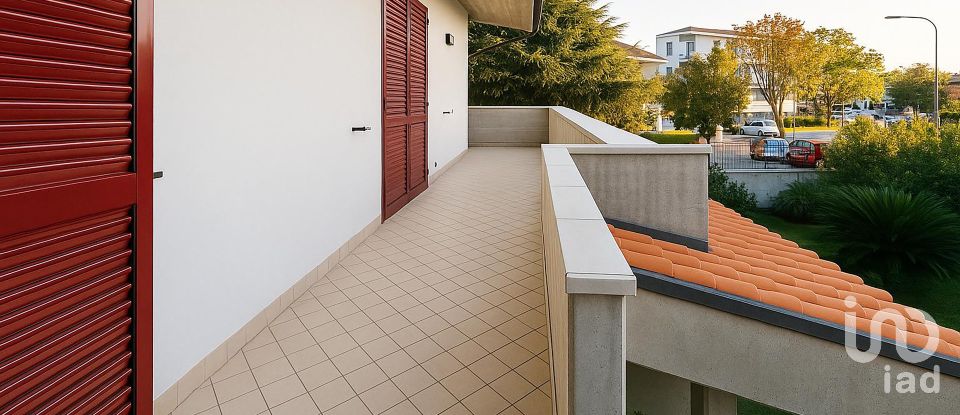 House boat 15 rooms of 258 m² in Roseto degli Abruzzi (64026)