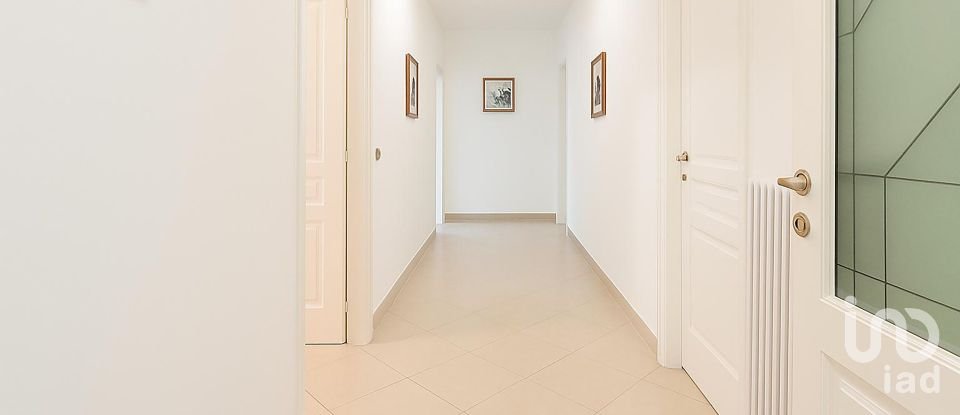 House boat 15 rooms of 258 m² in Roseto degli Abruzzi (64026)