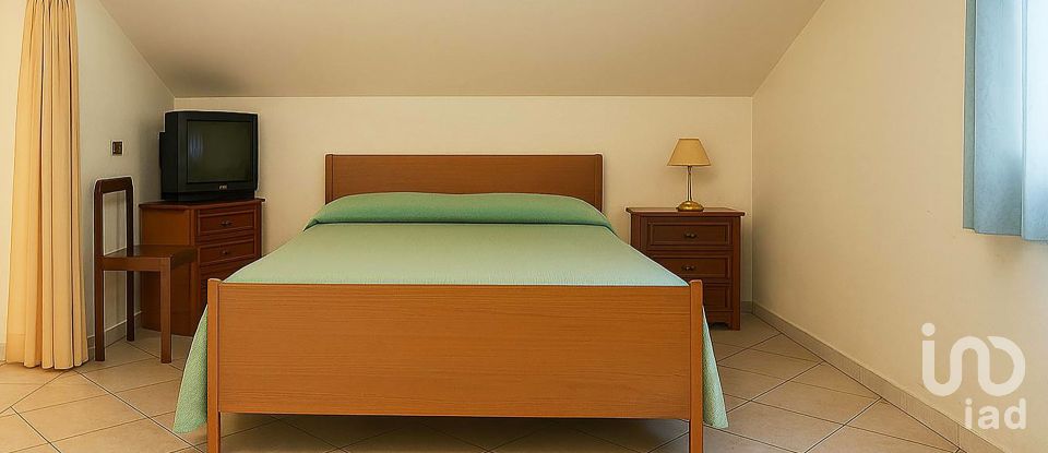 House boat 15 rooms of 258 m² in Roseto degli Abruzzi (64026)