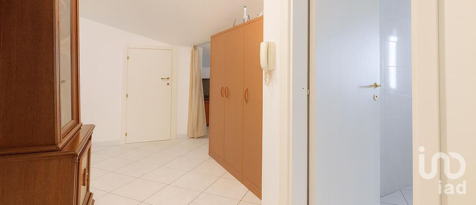 House boat 15 rooms of 258 m² in Roseto degli Abruzzi (64026)