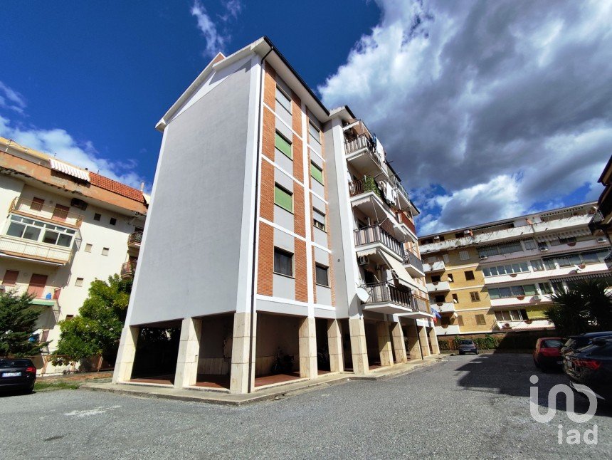 Apartment 8 rooms of 151 m² in Scalea (87029)