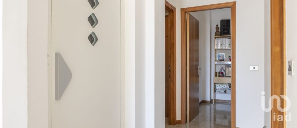 Lodge 8 rooms of 198 m² in Filottrano (60024)