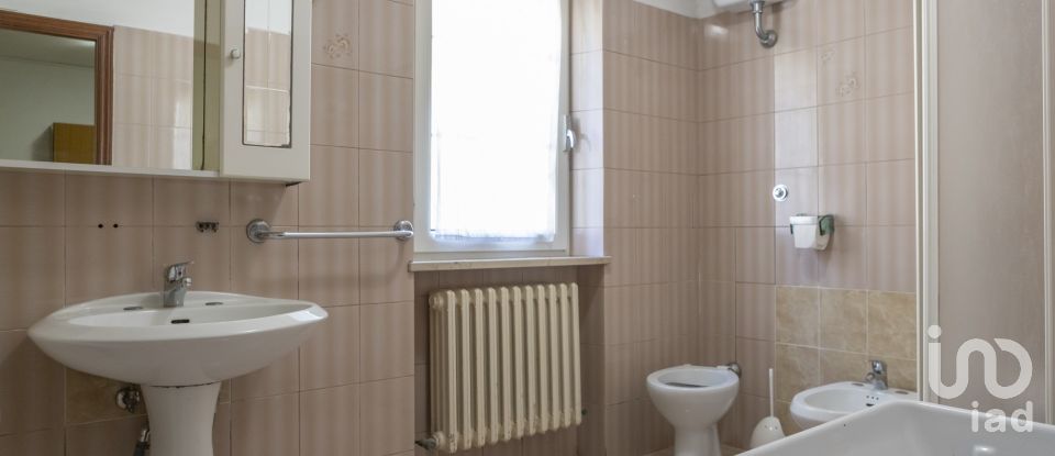 Lodge 8 rooms of 198 m² in Filottrano (60024)