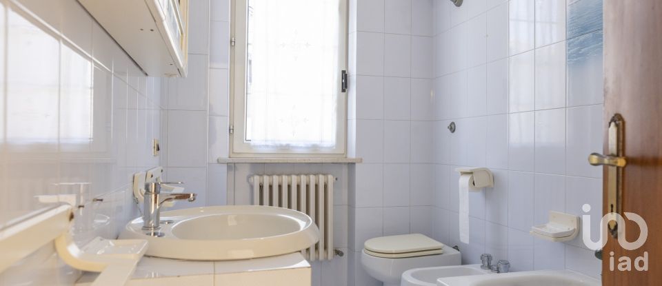 Lodge 8 rooms of 198 m² in Filottrano (60024)