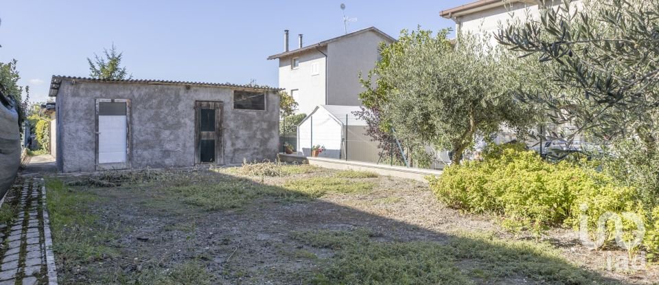 Lodge 8 rooms of 198 m² in Filottrano (60024)