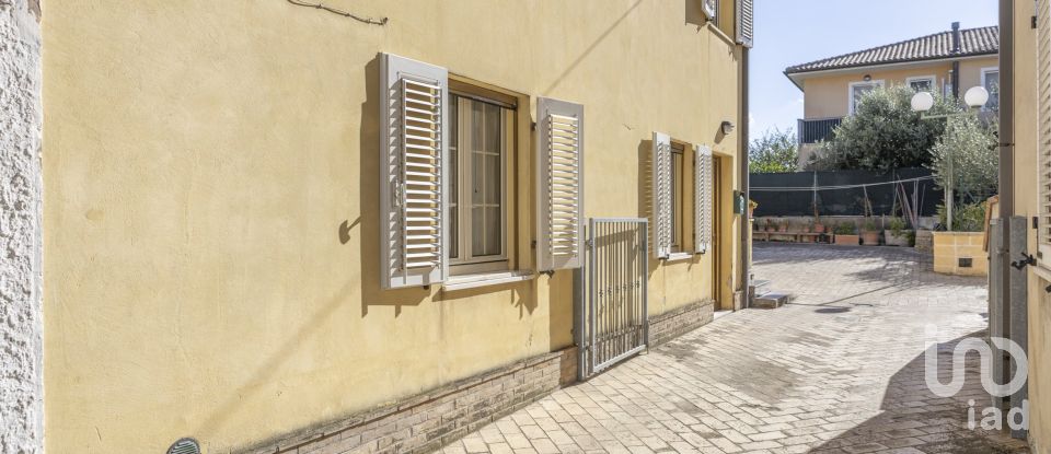 Lodge 8 rooms of 198 m² in Filottrano (60024)