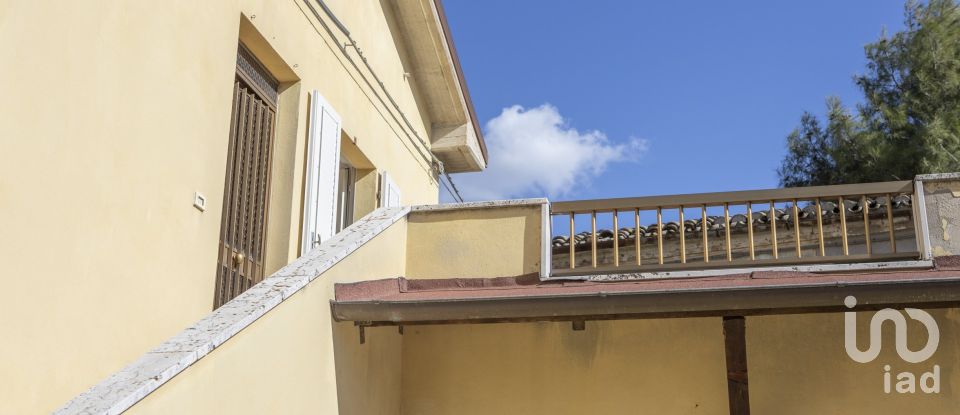 Lodge 8 rooms of 198 m² in Filottrano (60024)