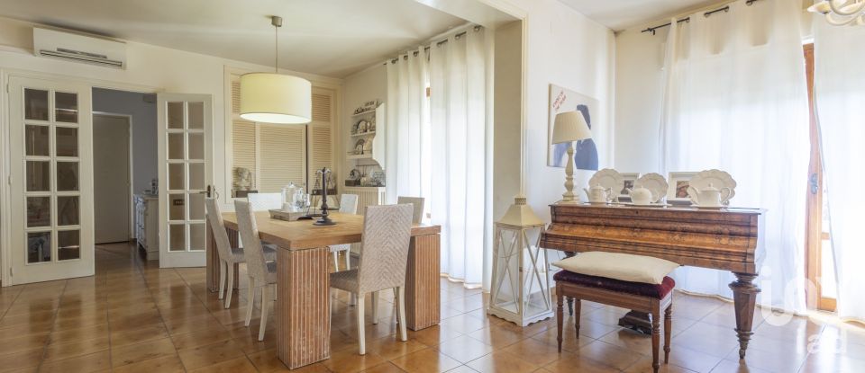 Palazzo / Stabile 0 locali di 650 m² a Morrovalle (62010)