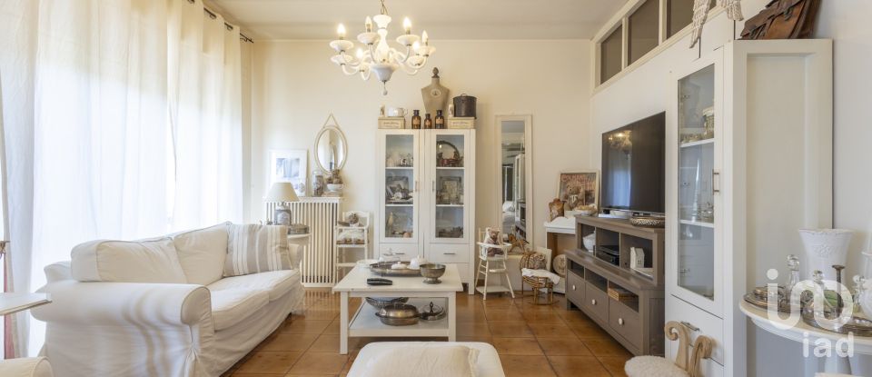 Palazzo / Stabile 0 locali di 650 m² a Morrovalle (62010)