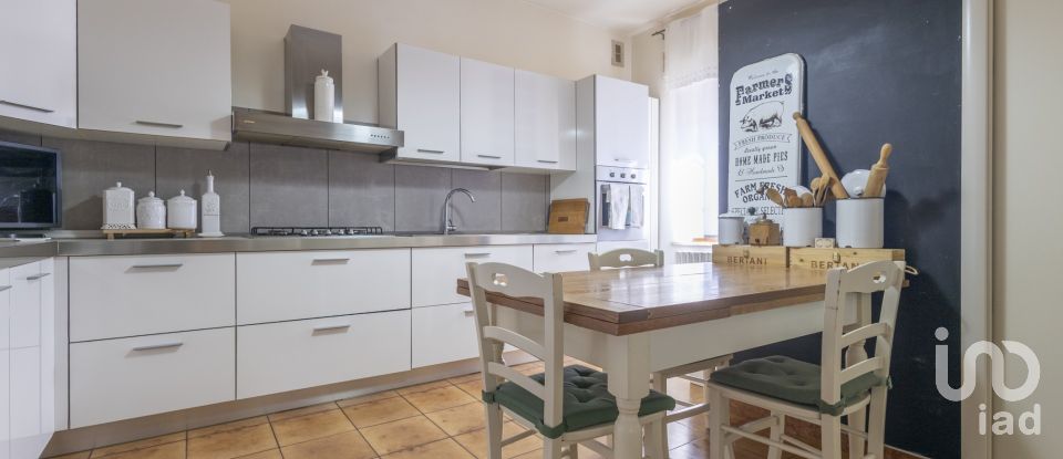 Palazzo / Stabile 0 locali di 650 m² a Morrovalle (62010)