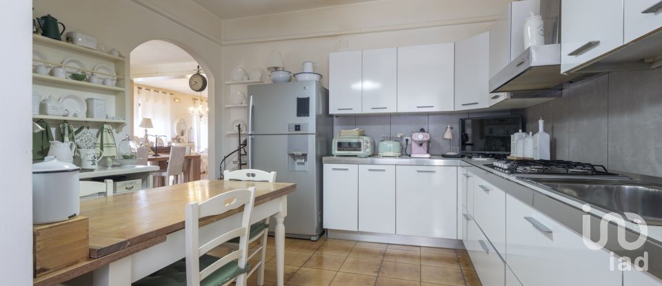 Palazzo / Stabile 0 locali di 650 m² a Morrovalle (62010)