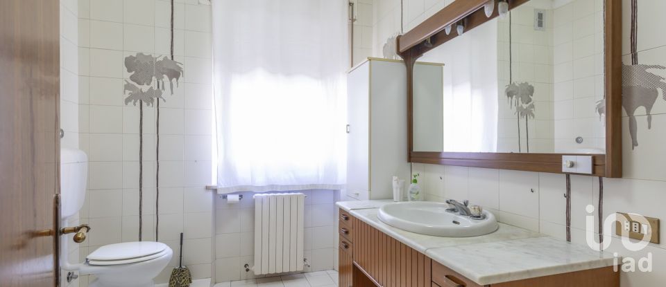 Palazzo / Stabile 0 locali di 650 m² a Morrovalle (62010)