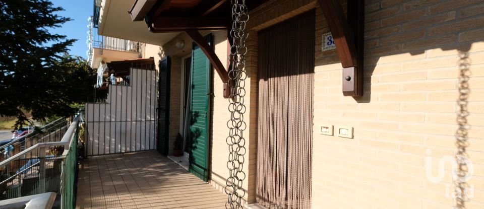 Duplex 7 rooms of 98 m² in Castel Colonna (60010)