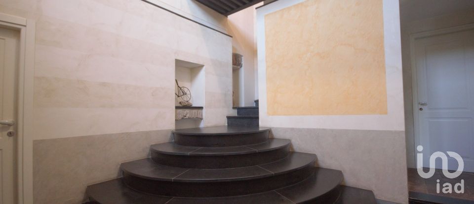 Farm 11 rooms of 328 m² in Serra Riccò (16010)