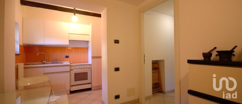 Farm 11 rooms of 328 m² in Serra Riccò (16010)