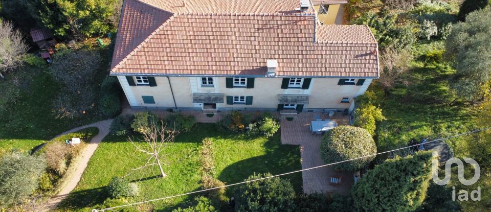 Farm 11 rooms of 328 m² in Serra Riccò (16010)