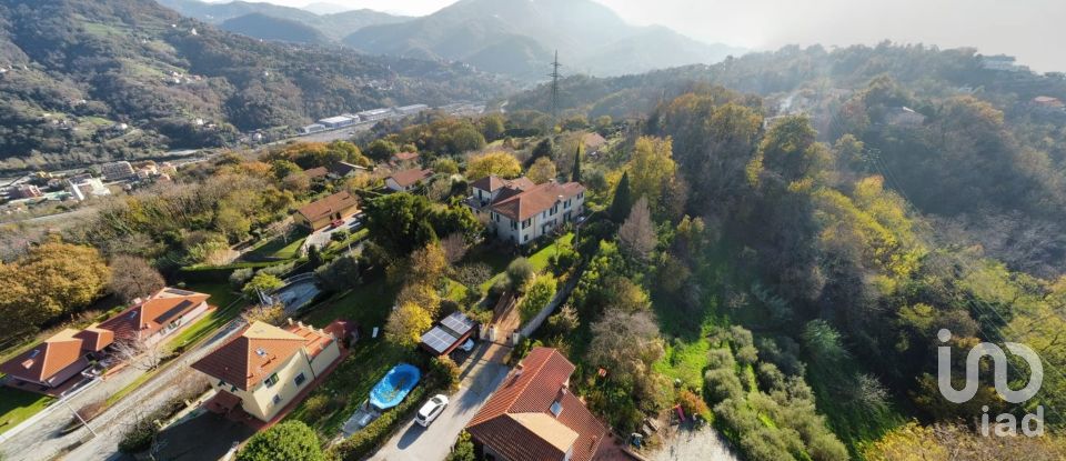 Farm 11 rooms of 328 m² in Serra Riccò (16010)