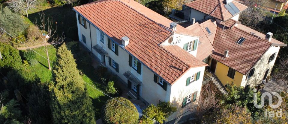 Farm 11 rooms of 328 m² in Serra Riccò (16010)