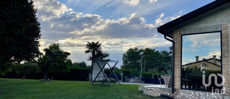 House 8 rooms of 218 m² in Bovolenta (35024)