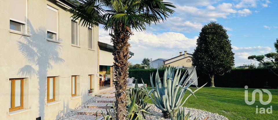 House 8 rooms of 218 m² in Bovolenta (35024)