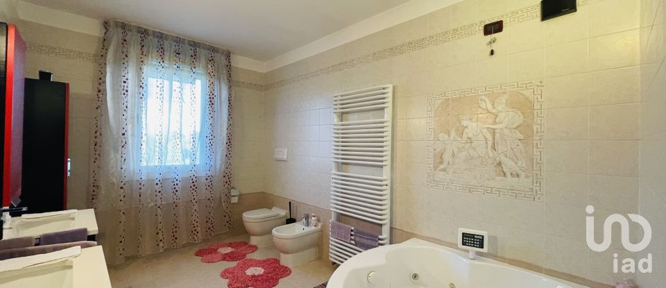 House 8 rooms of 218 m² in Bovolenta (35024)