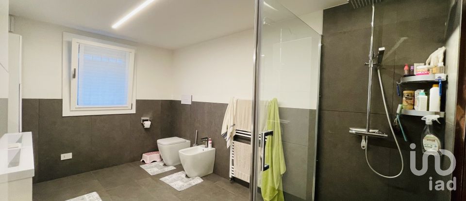 House 8 rooms of 218 m² in Bovolenta (35024)