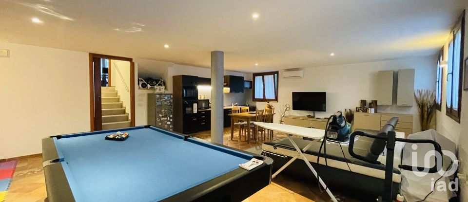 House 8 rooms of 218 m² in Bovolenta (35024)