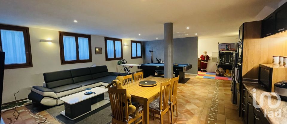 House 8 rooms of 218 m² in Bovolenta (35024)