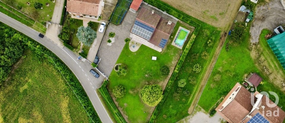 House 8 rooms of 218 m² in Bovolenta (35024)