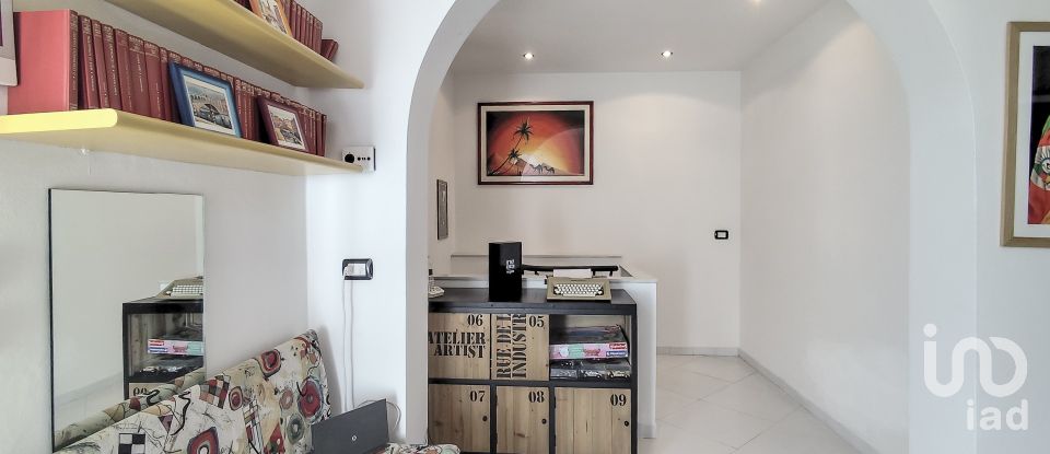 House 8 rooms of 170 m² in Firenze (50142)