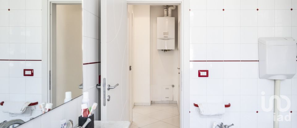 House 8 rooms of 170 m² in Firenze (50142)