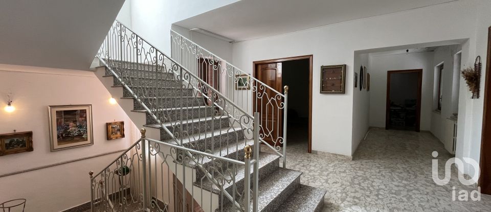 Farm 18 rooms of 580 m² in - (87030)