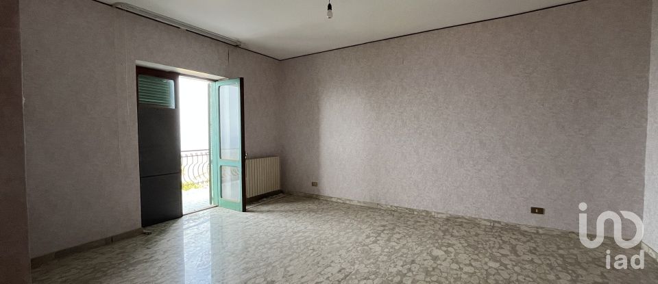 Farm 18 rooms of 580 m² in - (87030)