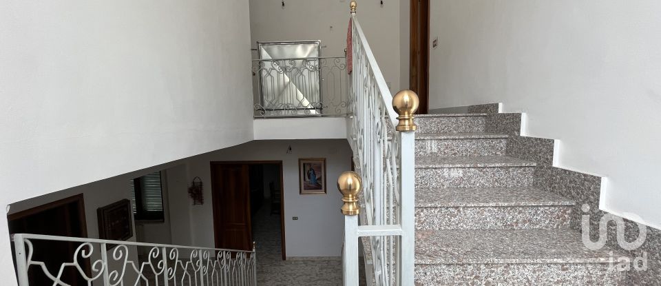 Farm 18 rooms of 580 m² in - (87030)