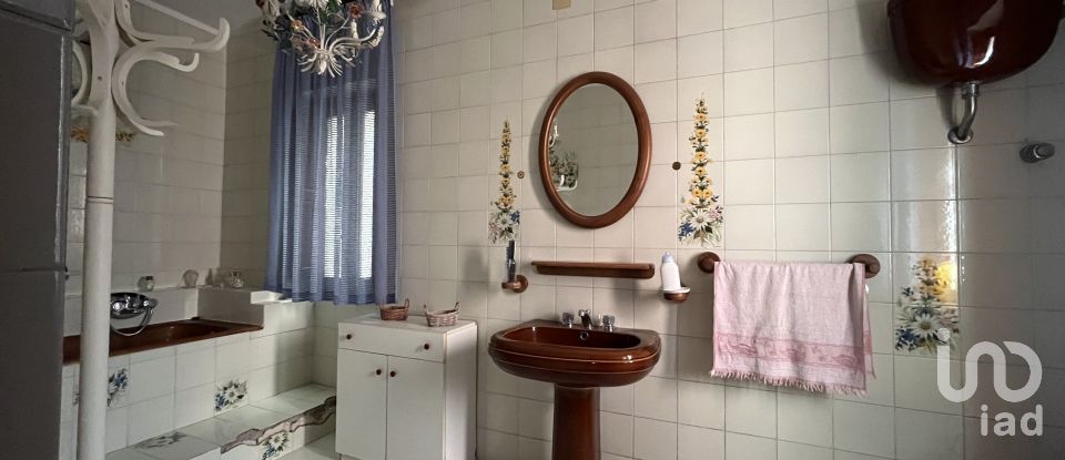 Farm 18 rooms of 580 m² in - (87030)