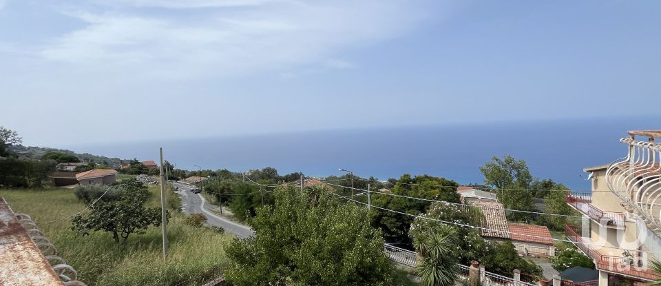 Farm 18 rooms of 580 m² in - (87030)