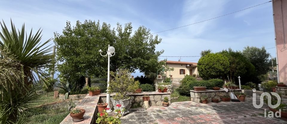 Farm 18 rooms of 580 m² in - (87030)