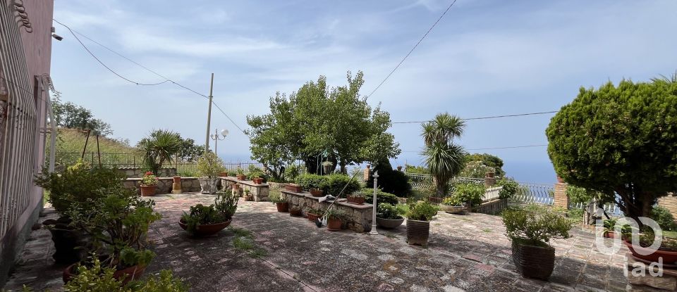 Farm 18 rooms of 580 m² in - (87030)