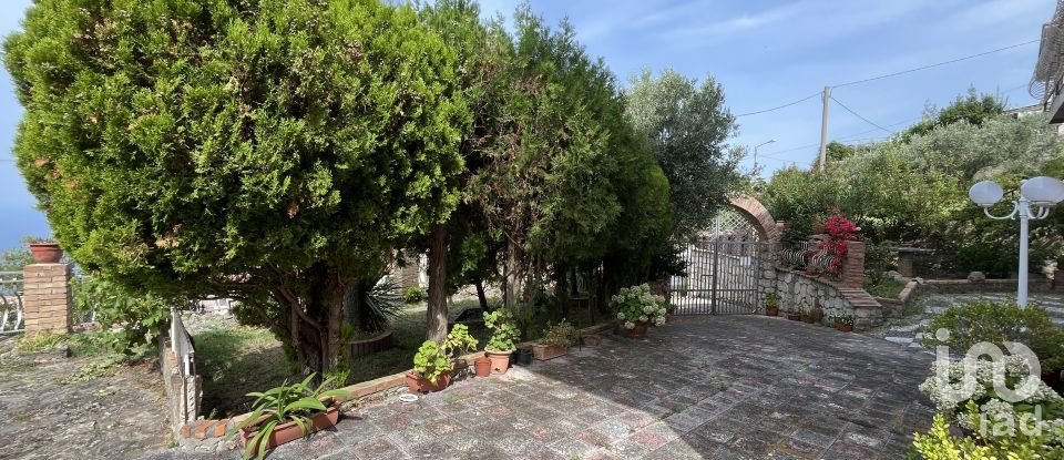 Farm 18 rooms of 580 m² in - (87030)