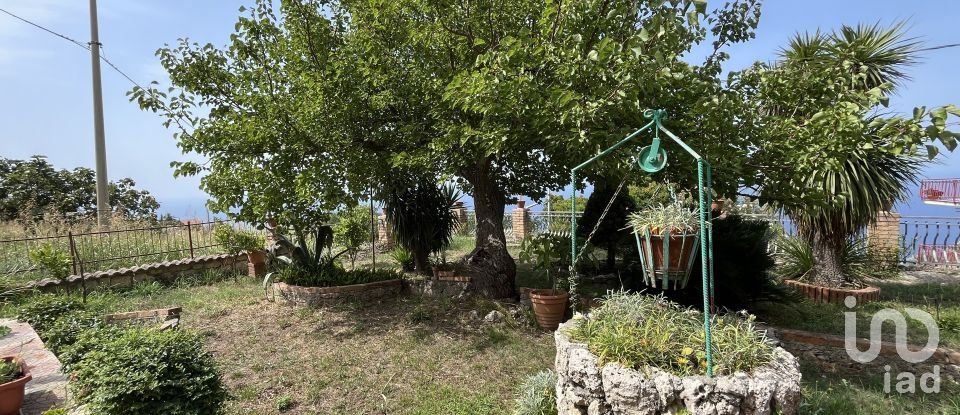 Farm 18 rooms of 580 m² in - (87030)