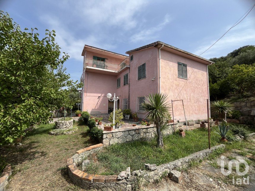 Farm 18 rooms of 580 m² in - (87030)