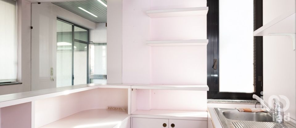 Negozio / locale commerciale di 412 m² in Rovellasca (22069)