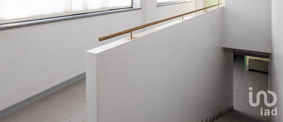 Negozio / locale commerciale di 412 m² in Rovellasca (22069)