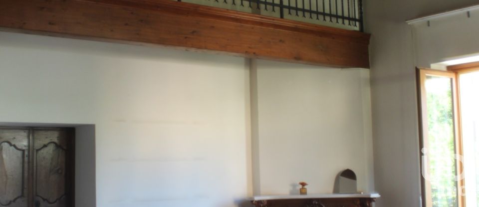 House 5 rooms of 326 m² in Fano (61032)