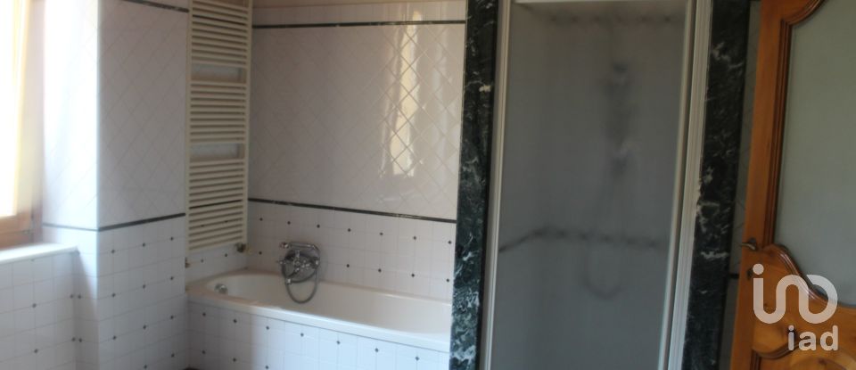 House 5 rooms of 326 m² in Fano (61032)