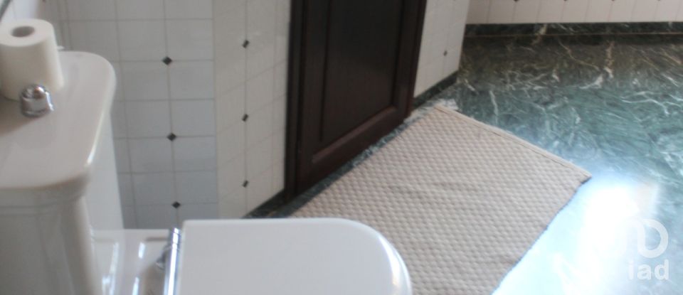 House 5 rooms of 326 m² in Fano (61032)