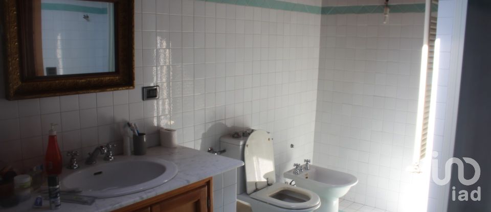 House 5 rooms of 326 m² in Fano (61032)