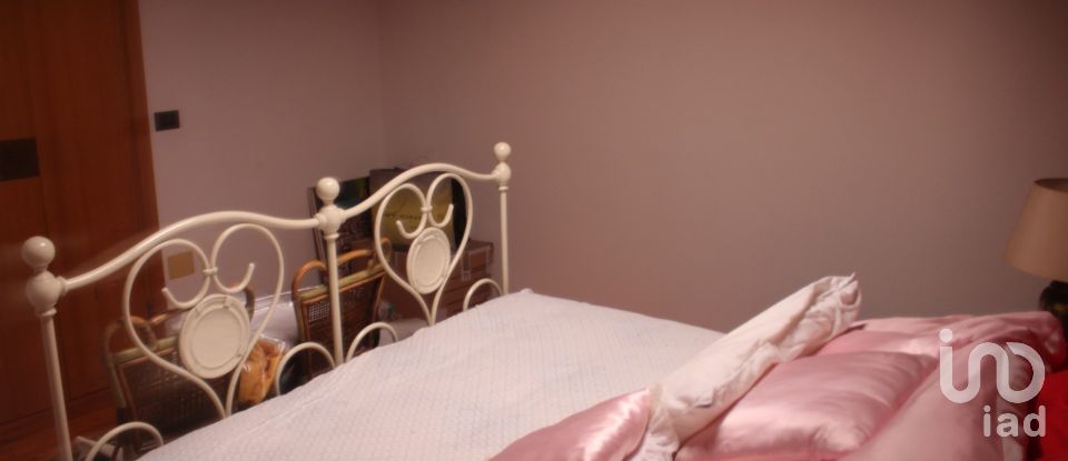 House 5 rooms of 326 m² in Fano (61032)